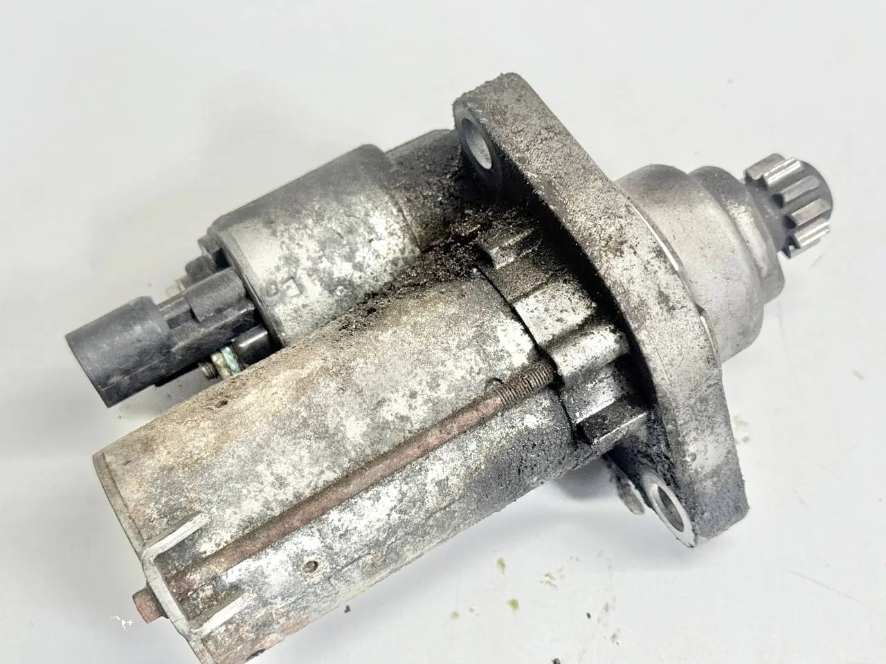 Starteranlasser Startmotor fuer Passat 3C Golf VW Passat 3C 2.0l FSI 02M911023M