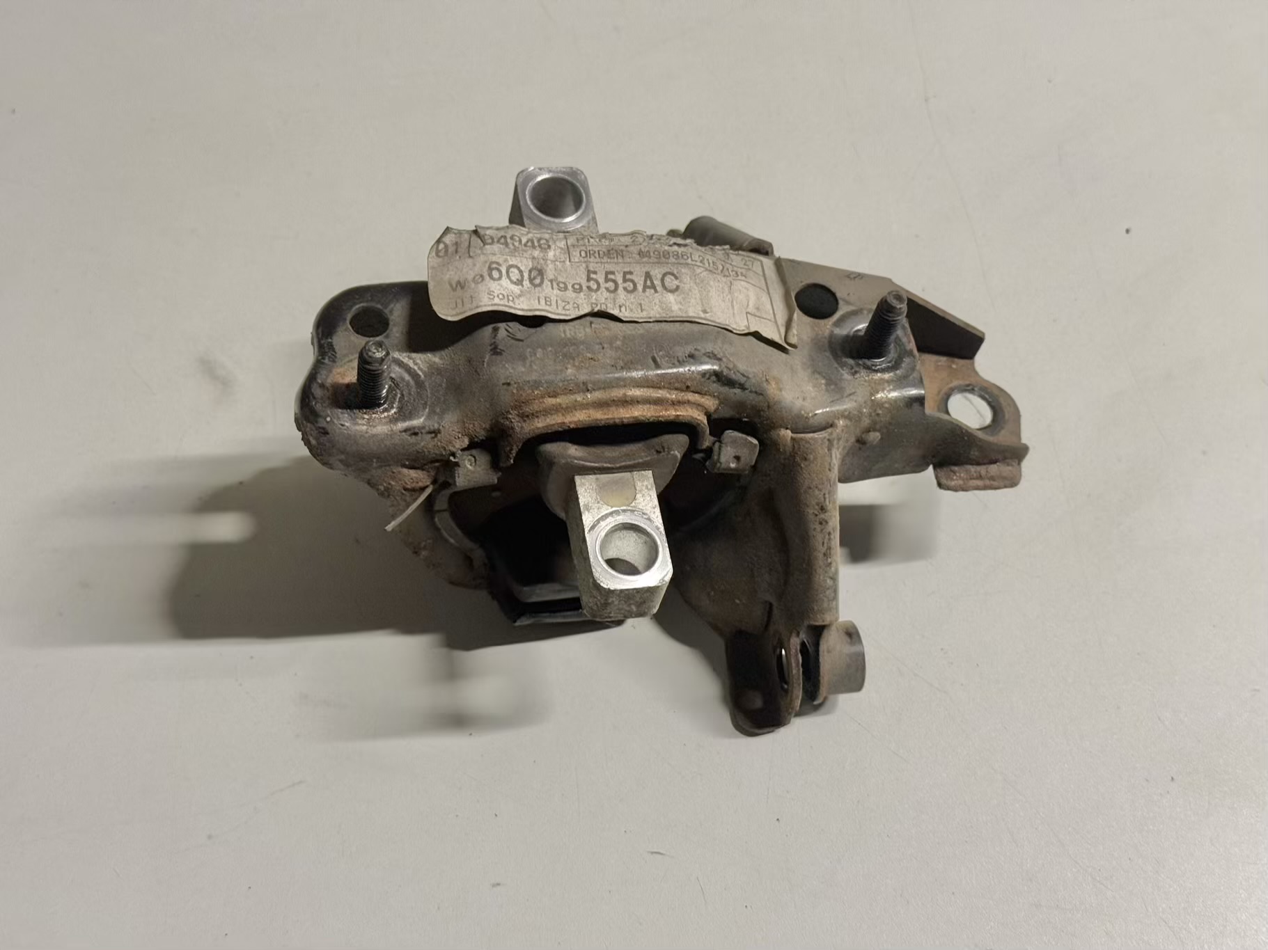 Motorhalter Links Lager Halter Seat Ibiza 1.2 2008 6Q0199555AC