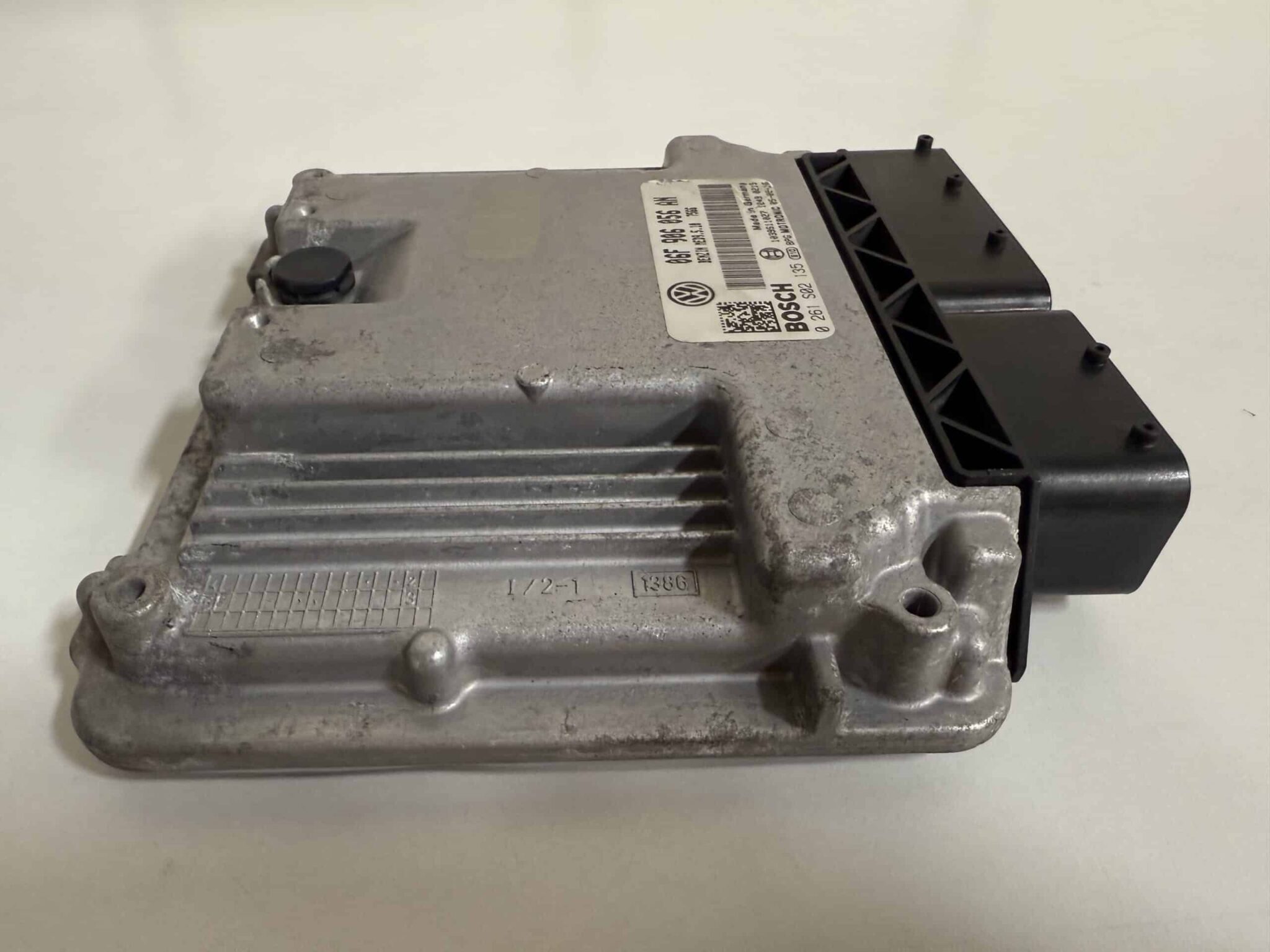 Motor Steuergerät VW Passat 3C 2.0L FSI Benzin (MED9.5.10)