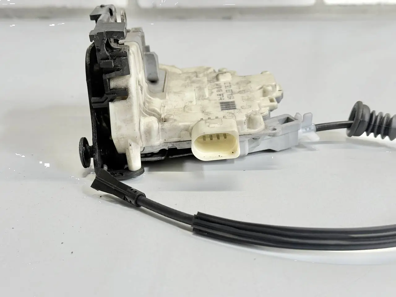 Tuer Schloss mit Zentralverriegelung rechts VW Passat 3C Kombi 2008 3C1B37016A