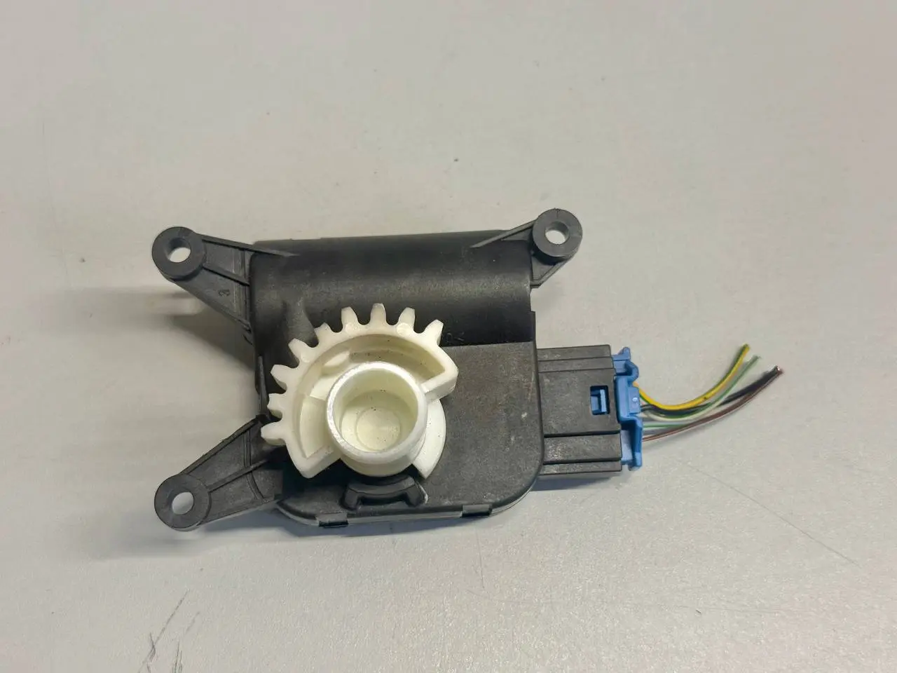 Heizung Stellmotor BOSCH VW Passat 3C CZ1168802872 , 0132801363