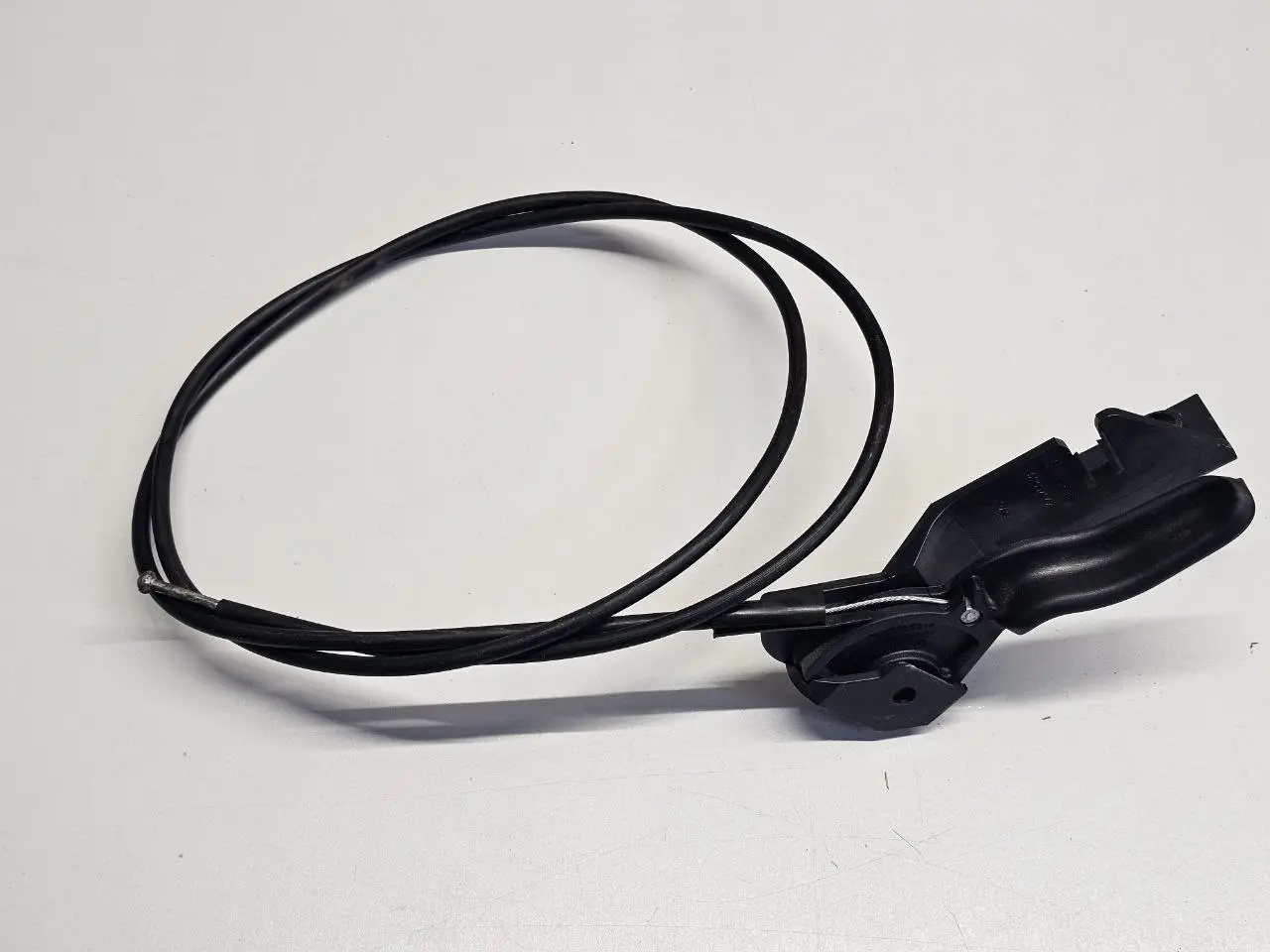 Motorhaubenoeffner Hebel Zugseil fuer Corsa D Opel Corsa D 1.2L 2008 13186909