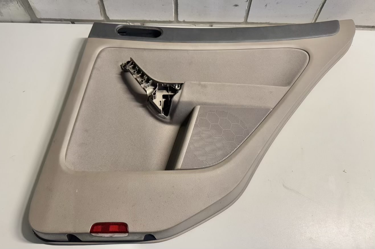 Türverkleidung Hinten rechts VW Golf Plus 2009 5M0868116