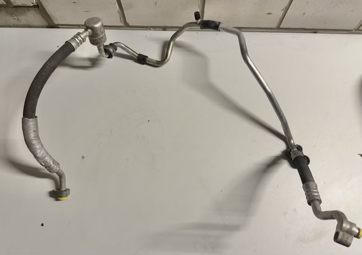 Klimaleitung Klimaschlauch VW Touran 1.6 FSI Trend 1T1 2003 1T0820743L