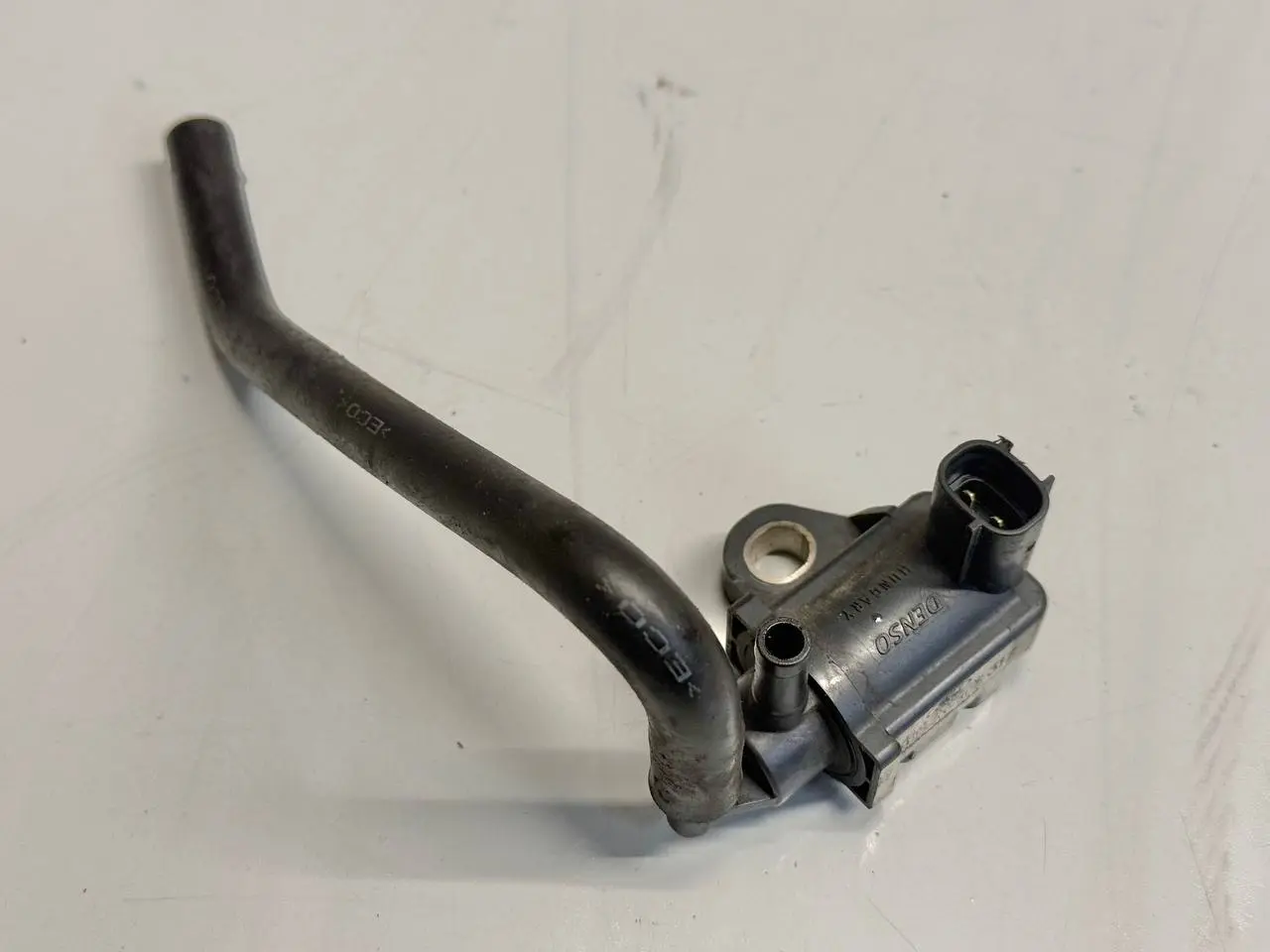 BENZIN UNTERDRUCK MAGNETVENTIL LUFTVENTIL FORD Fiesta 1.4L 2008 4S619C915AB