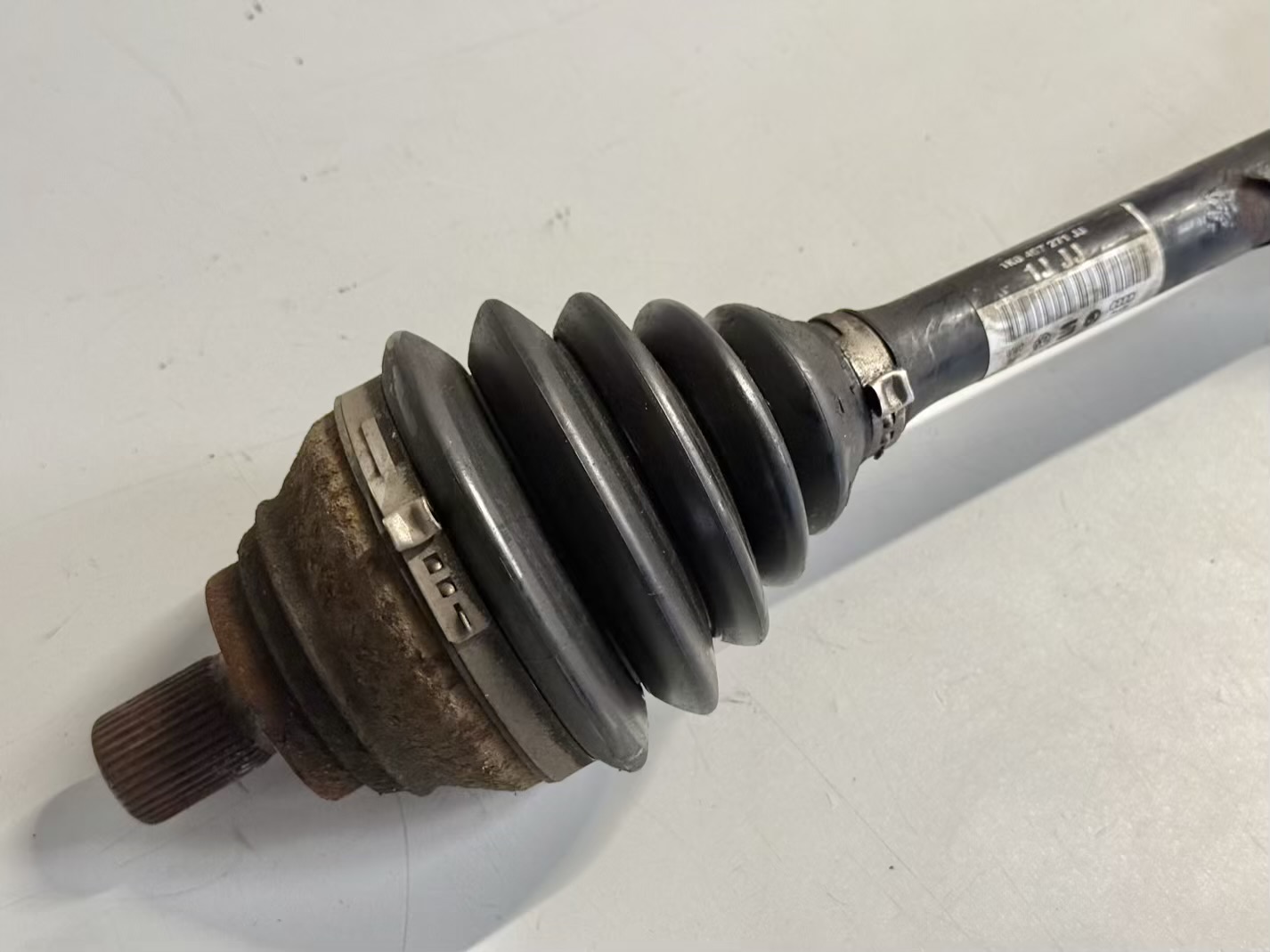 Antriebswelle Gelenkwelle Vorn links VW Golf Plus 2009 1,4 TSI 1K0407271