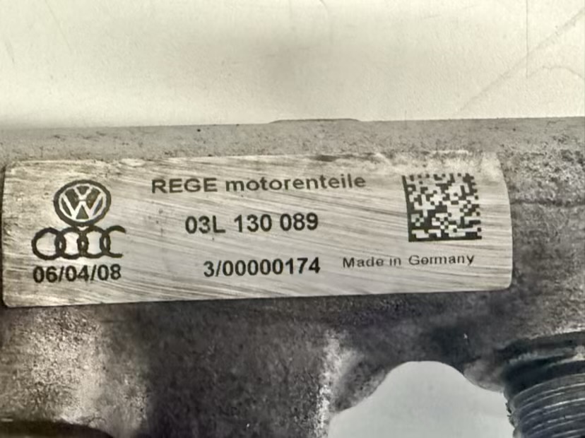 Einspritzleiste Düsenstock Rail Diesel 2.0 TDI Passat 3C 2008 03L130089